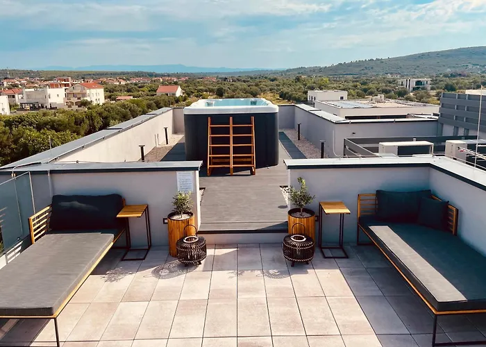 Luxury Penthouse Sukosan With Big Roof Whirlpool !!!