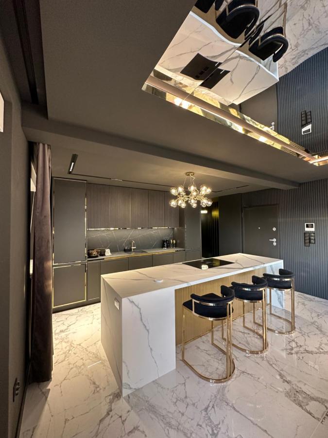 Luxury Penthouse With Big Roof Whirlpool !!! Apartment