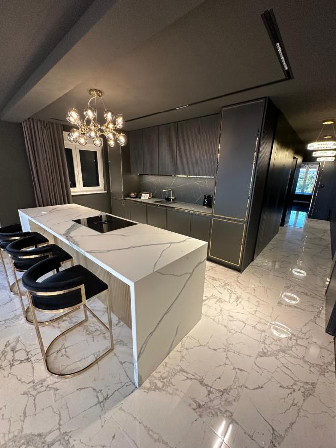 Luxury Penthouse With Big Roof Whirlpool !!! Apartment