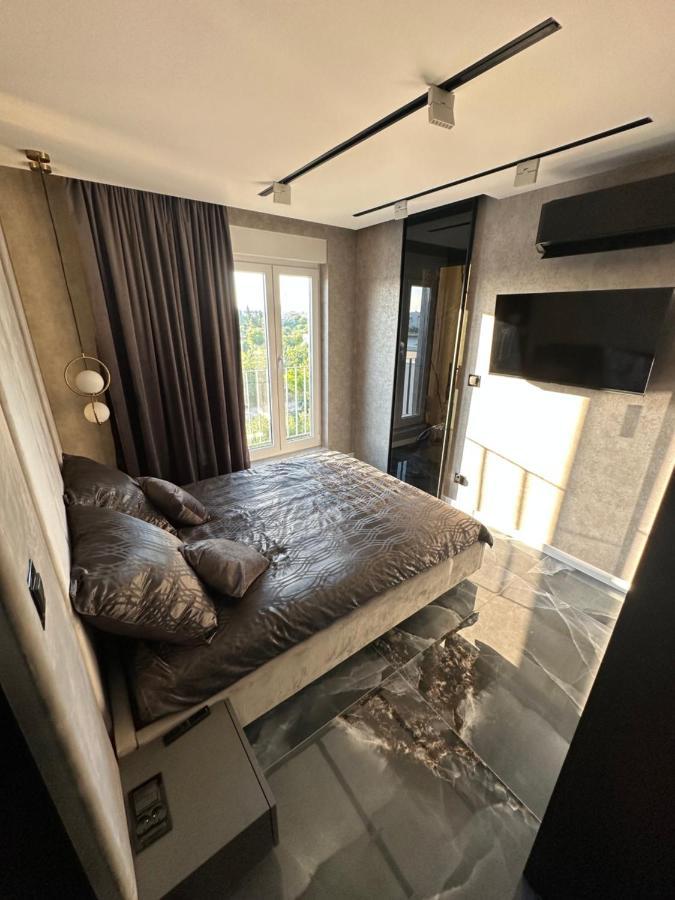Apartment Luxury Penthouse With Big Roof Whirlpool !!!