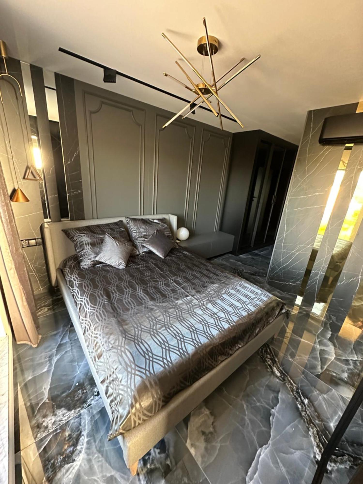 Luxury Penthouse With Big Roof Whirlpool !!! Apartment *