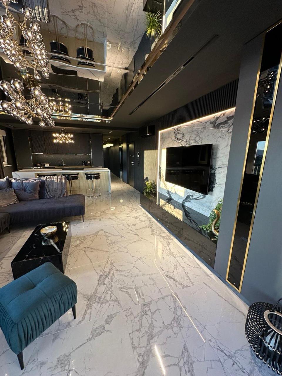 Luxury Penthouse With Big Roof Whirlpool !!!