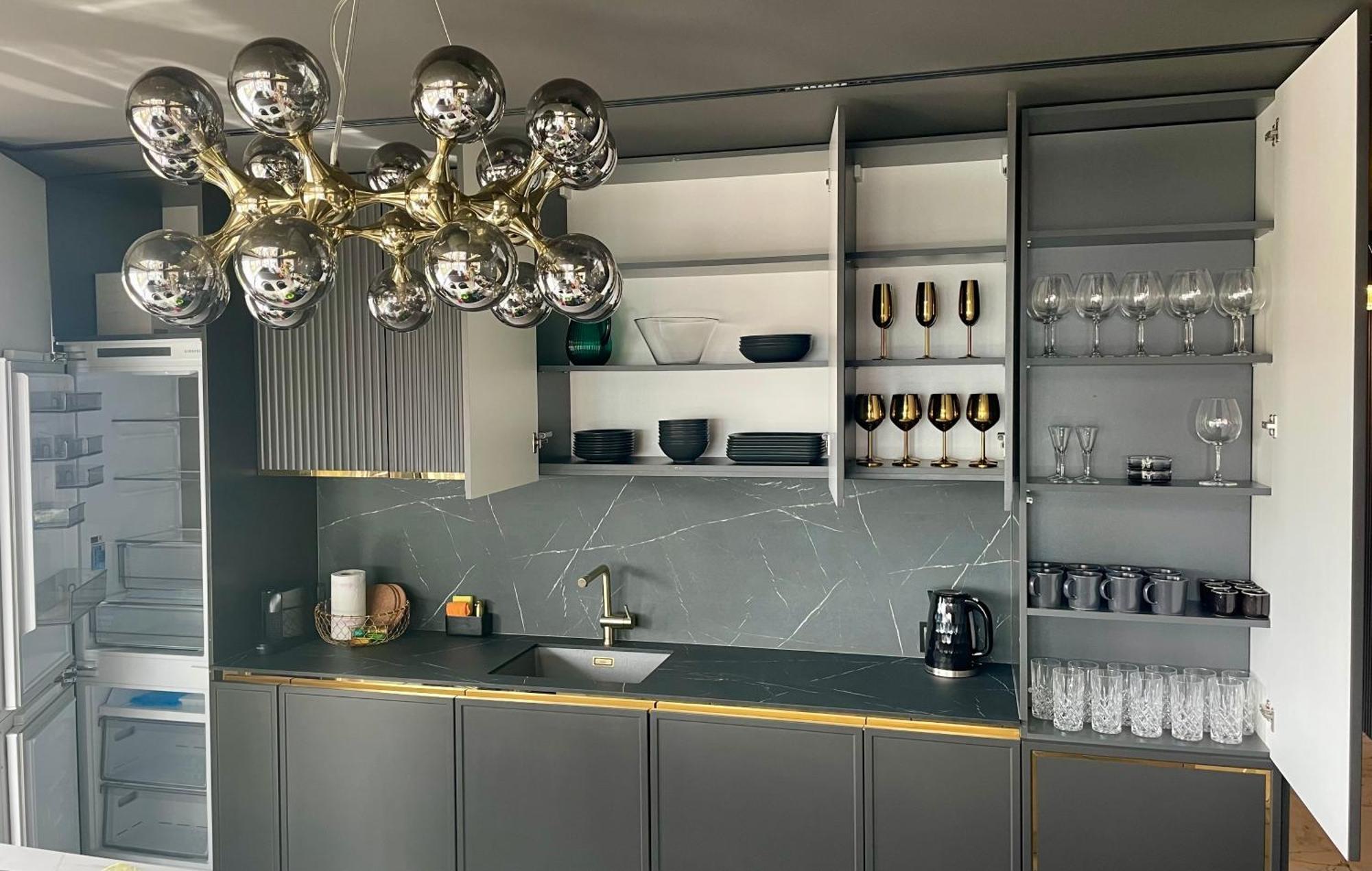 Apartment Luxury Penthouse With Big Roof Whirlpool !!!